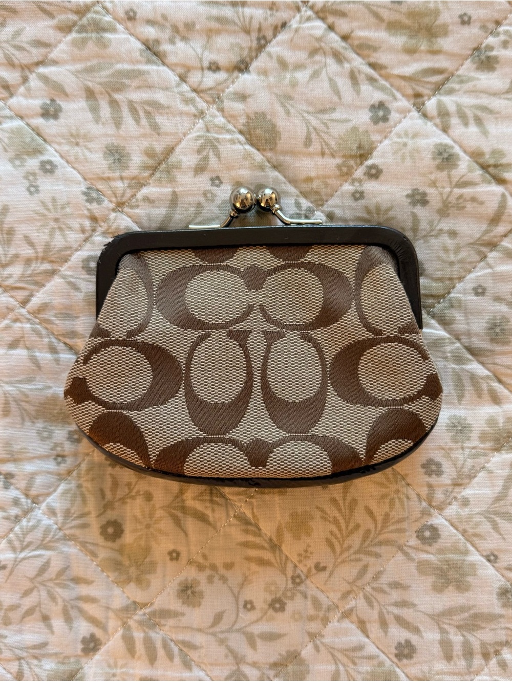 Vintage Coach brown signature jacquard kiss-lock coin purse